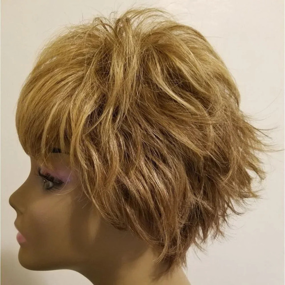 Short Wig by LUXHAIR (D) - Picture 3 of 6
